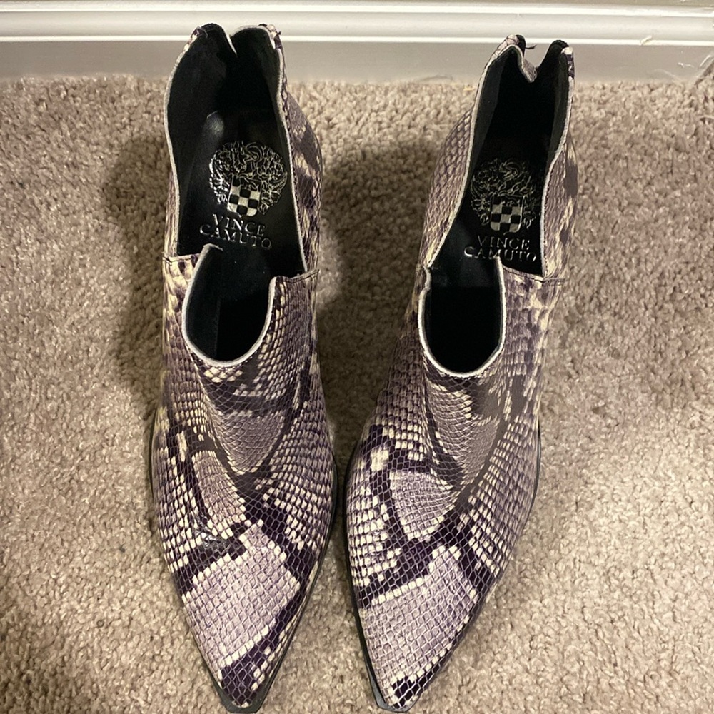 Vince Camuto, leather Ankele Booties, Sz. 11